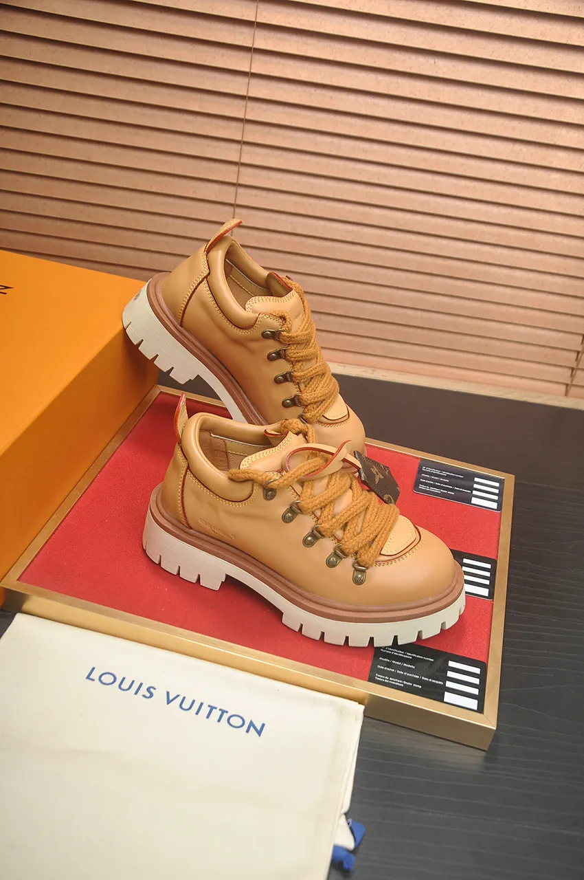 Men's shoes 💰660💶 LV Louis Vuitton 2025 autumn and winter new couple's new style, the original version is developed one to one, retro fashion, handsome and cool mountaineering derby shoes are out of stock 👍 💎 Material: imported first-layer cowhide 💎 Lining: imported lambskin 💎 Outsole: original molded TR non-slip sole 💎 Bottom height: 3.5cm 💎 Shoe size: 35-45 for both men and women